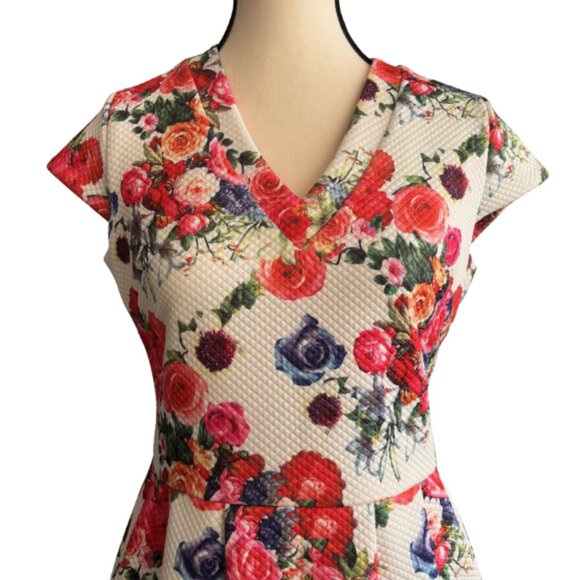 HAZEL MAE WHITE BACKGROUND AND BEAUTIFUL FLORAL PATTERN DRESS, SZ. M, NEW - Picture 2 of 8